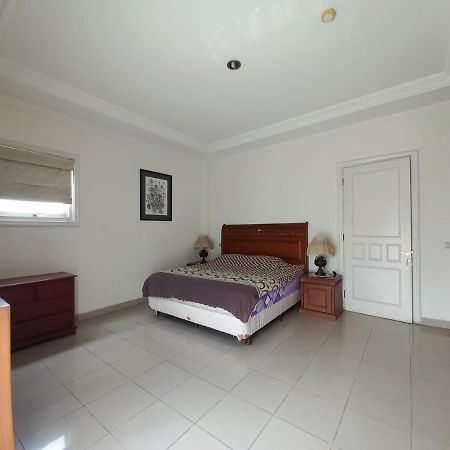 Margot Apartment Pondok Indah Jakarta Buitenkant foto